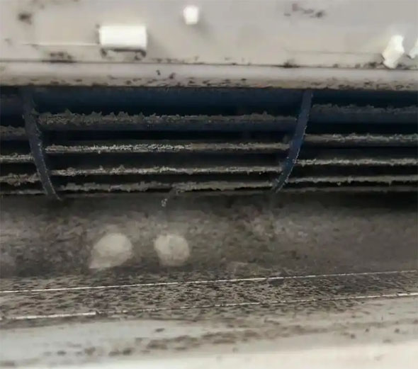 临西空调吹的风有股烧焦味是怎么回事